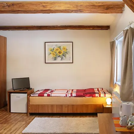 Tyra Guest house